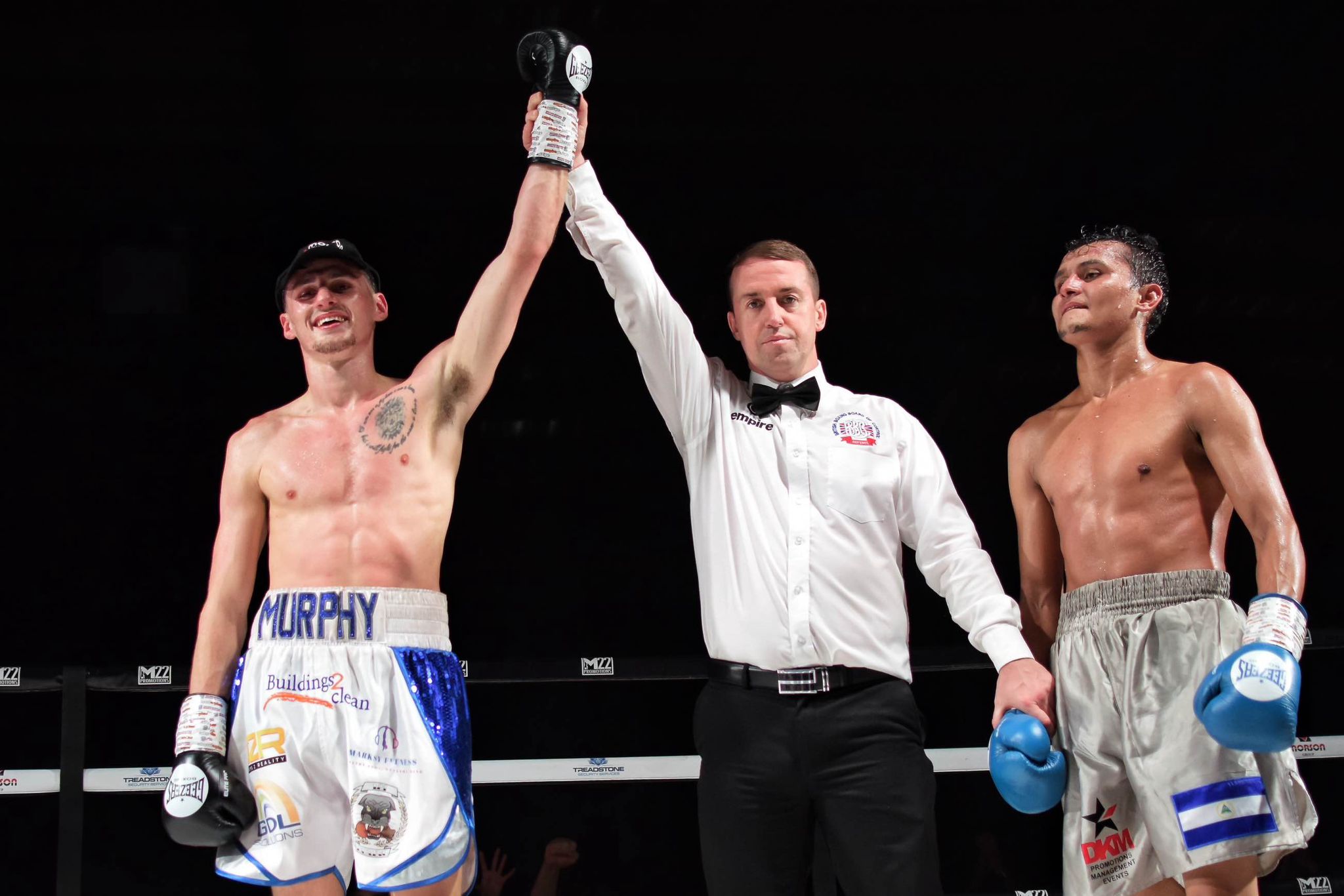 Alex Murphy beats Brayan Mairena at Bowelers Exhibition Centre. Image credit: Piotr Piechura