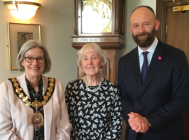 Mayor presents Citizen Award to "exceptional" voluntary nurse