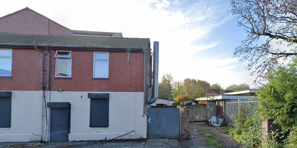 The 'hidden' takeaway cooking up burgers from a shipping container in Salford