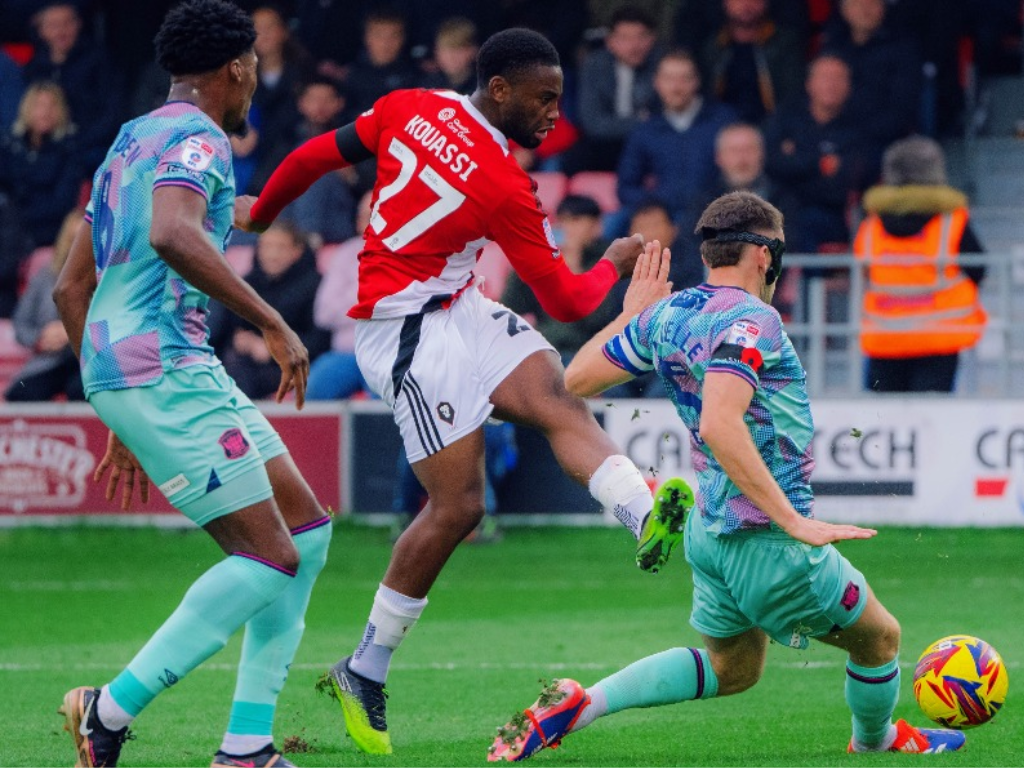 Salford City beaten by last minute Carlisle United winner