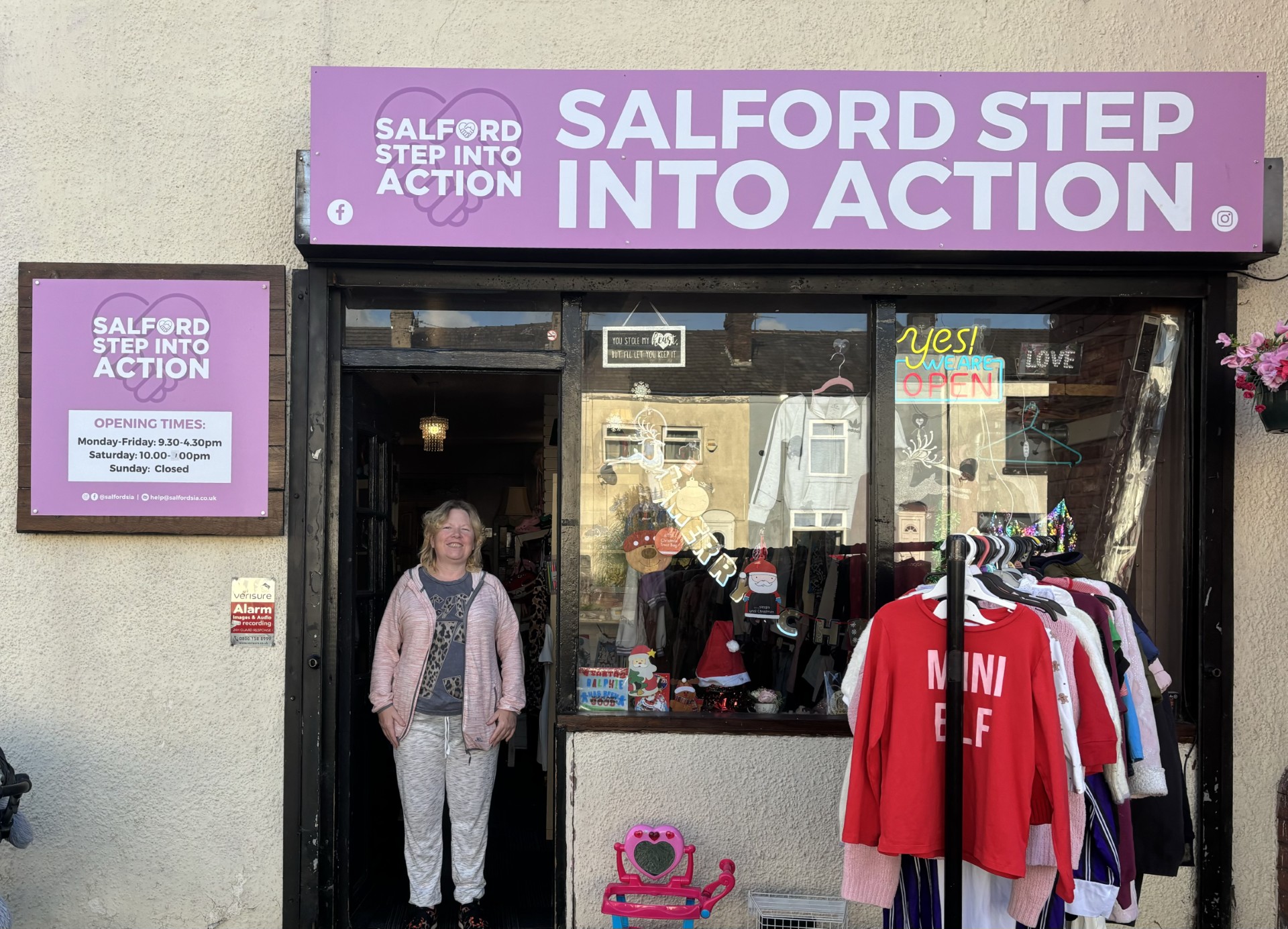 Walkden charity shop issues plea for volunteers